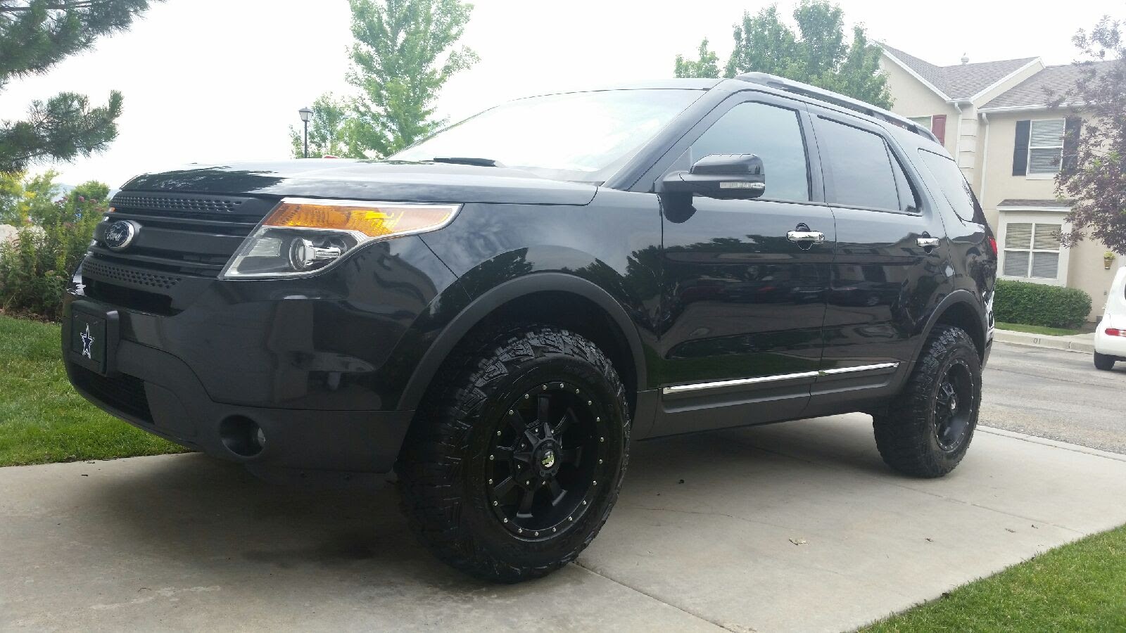 Traxda Lifted Ford Explorer Traxda 